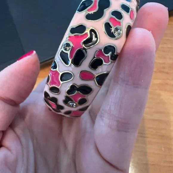 Betsy Johnson cuff - Picture 4 of 6